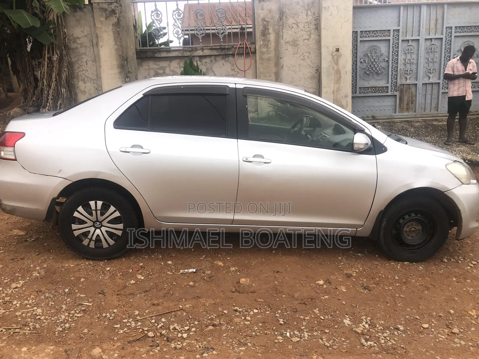 Toyota Yaris 2012 Silver
