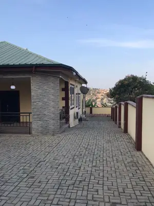 4bdrm House in Sefdard Properties, Kwabenya for sale