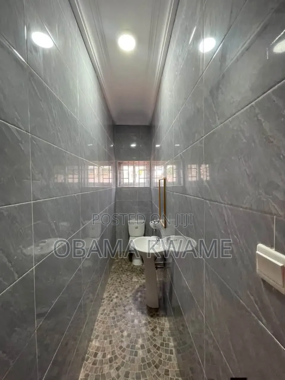 Furnished 2bdrm Apartment in Laryes Homes, Ability for rent