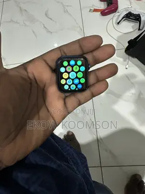 Apple Watch Series 6 (44mm).