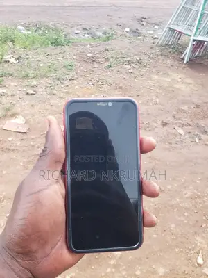 Apple iPhone 11 64 GB Red