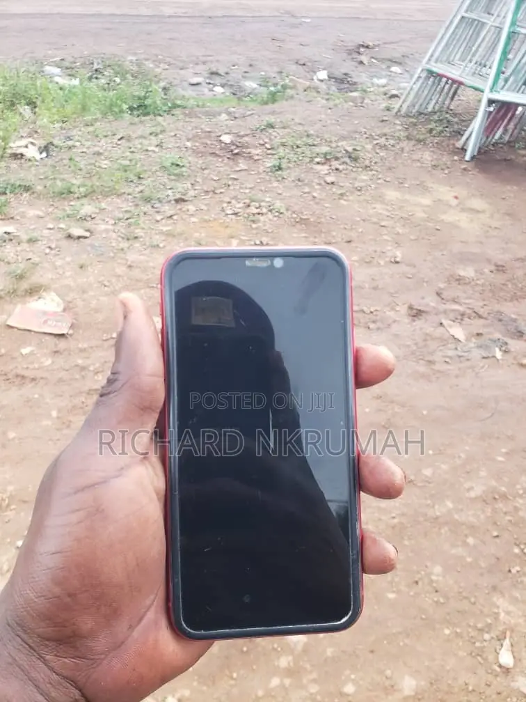 Apple iPhone 11 64 GB Red