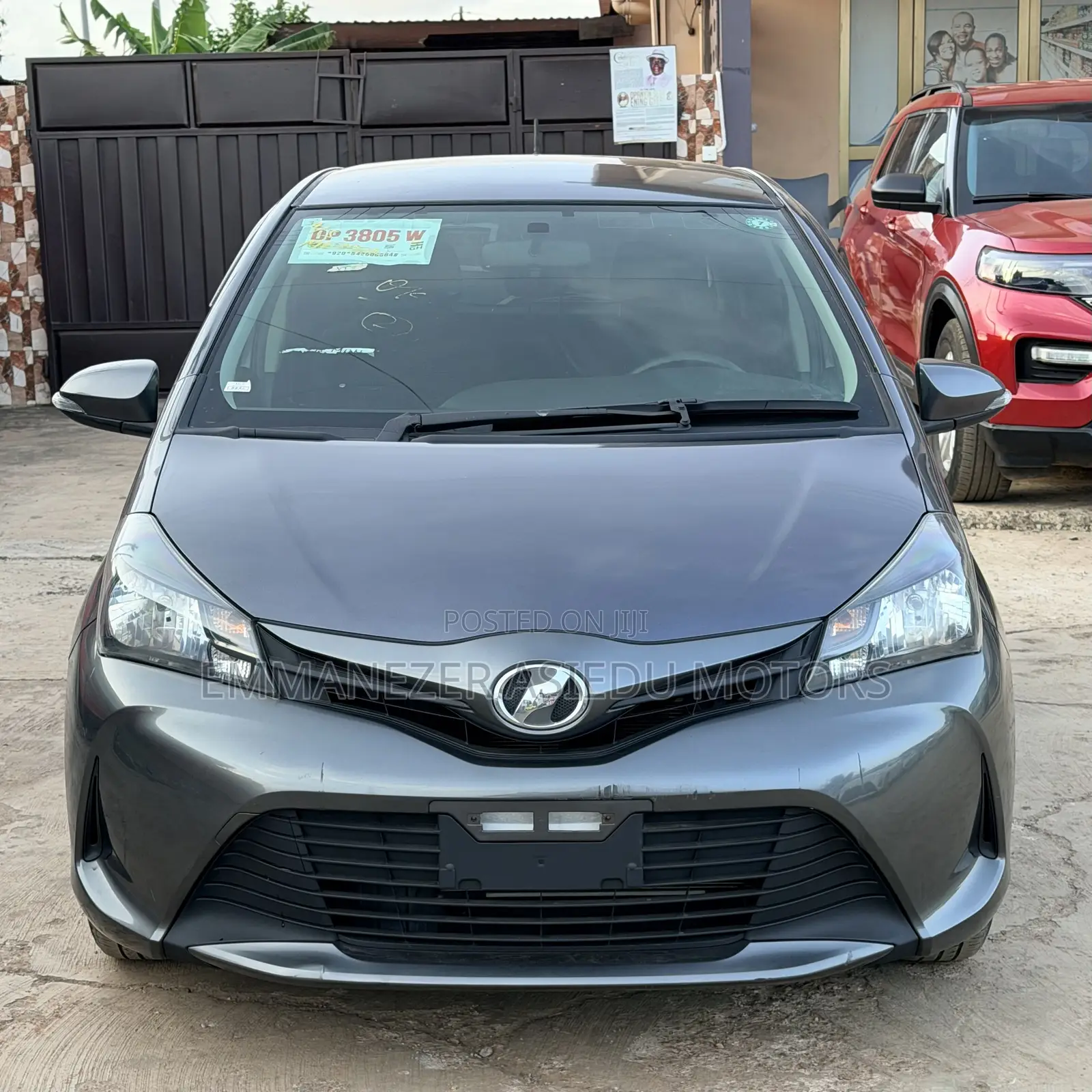 Toyota Vitz 1.3 FWD 5dr 2015 Gray