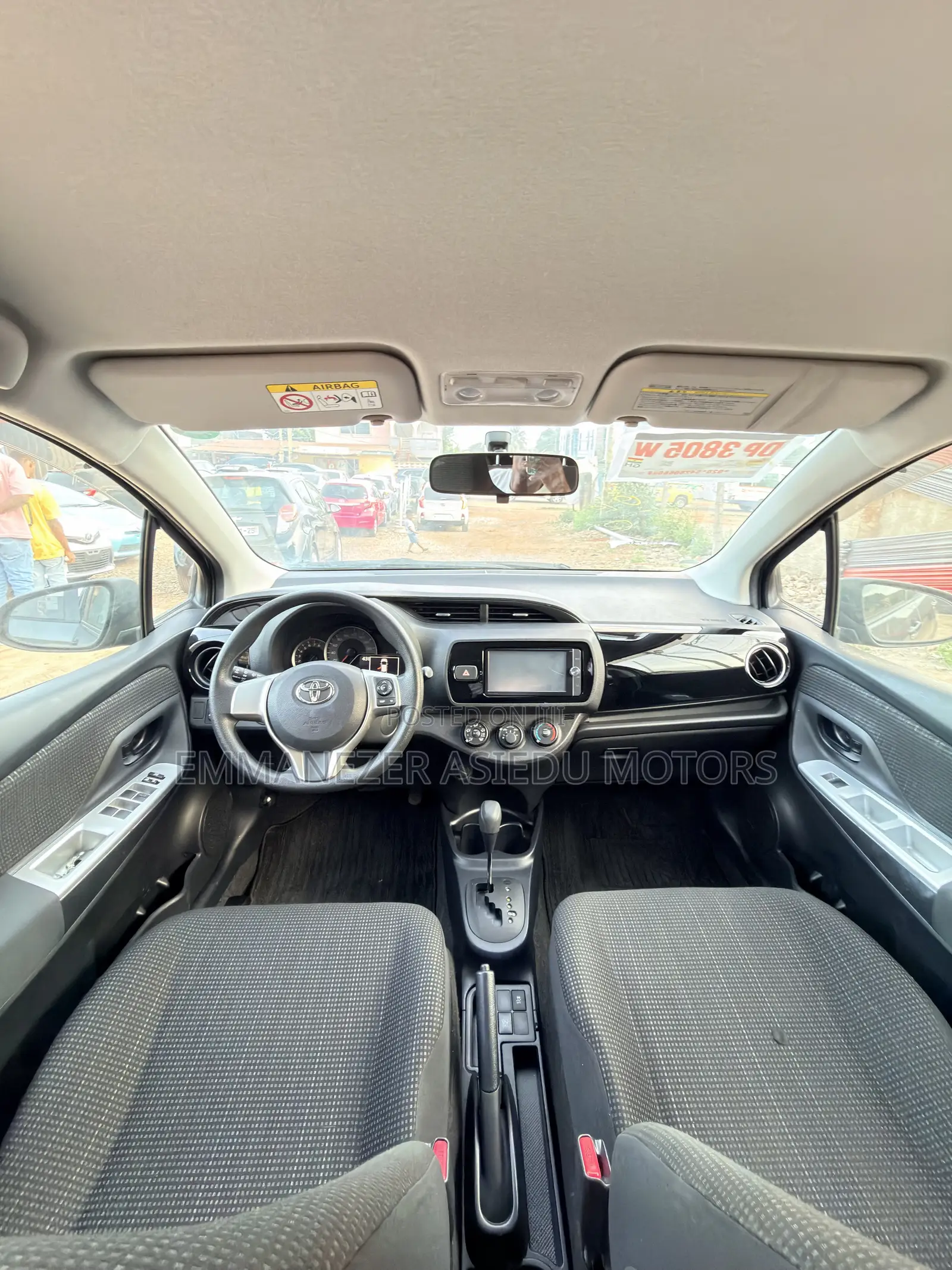 Toyota Vitz 1.3 FWD 5dr 2015 Gray