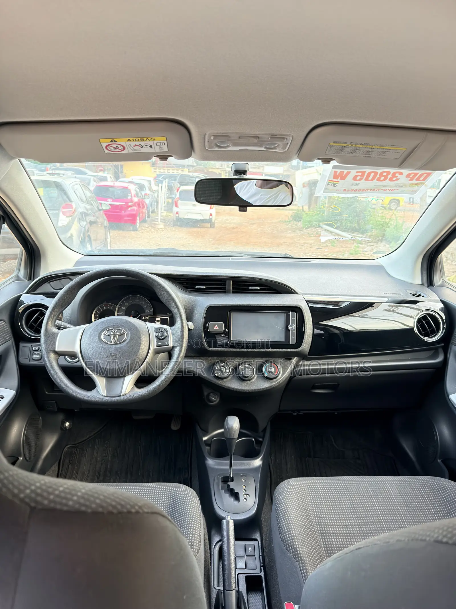 Toyota Vitz 1.3 FWD 5dr 2015 Gray