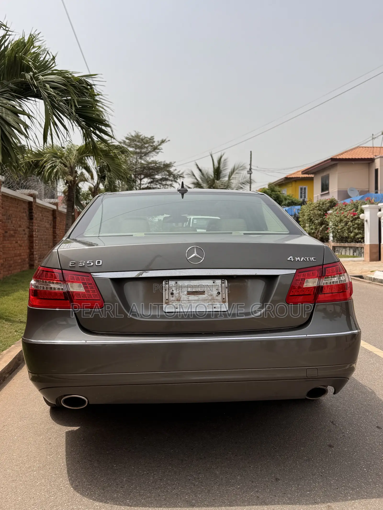 Mercedes-Benz E350 Base 4Matic Sedan AWD (3.5L 6cyl 7A) 2011 Brown