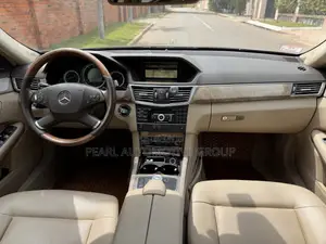 Mercedes-Benz E350 Base 4Matic Sedan AWD (3.5L 6cyl 7A) 2011 Brown