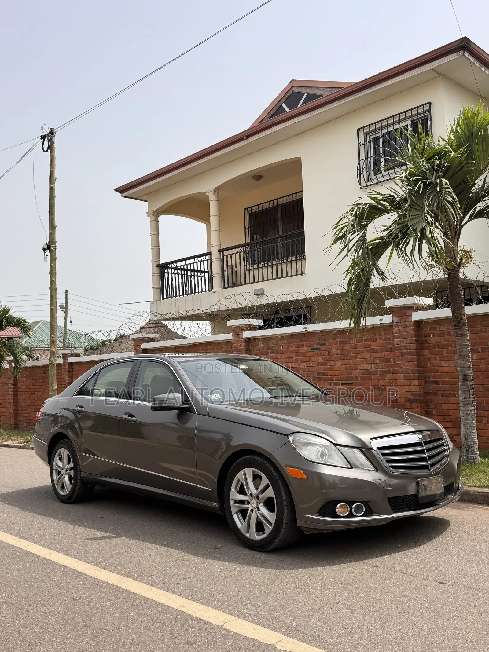 Mercedes-Benz E350 Base 4Matic Sedan AWD (3.5L 6cyl 7A) 2011 Brown