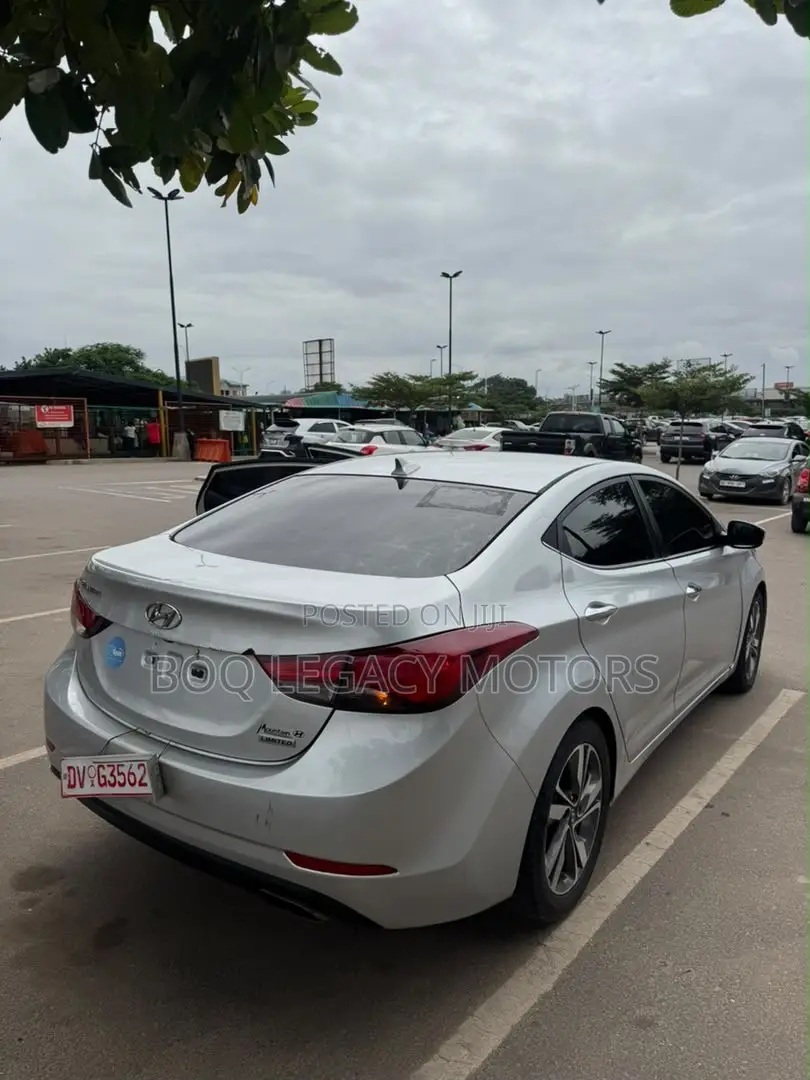 Hyundai Elantra 2015 Silver