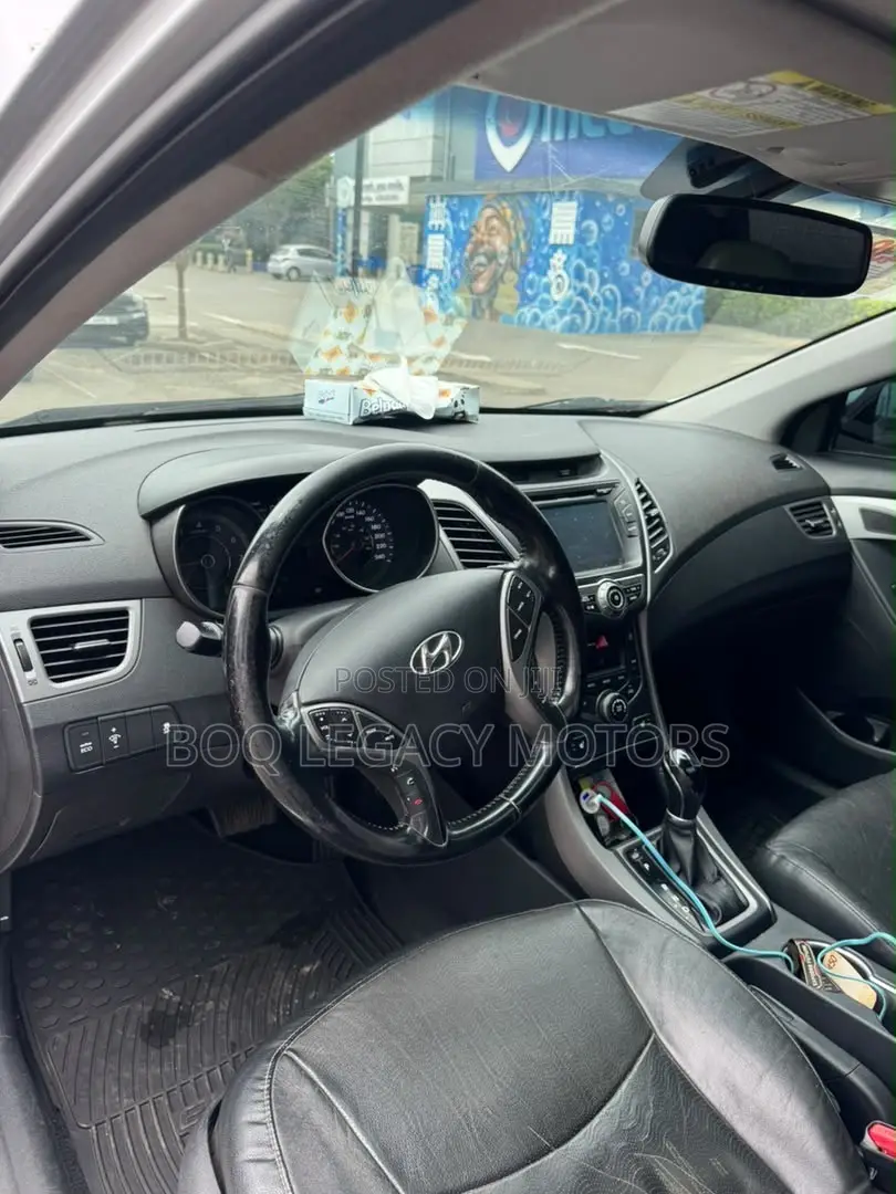 Hyundai Elantra 2015 Silver