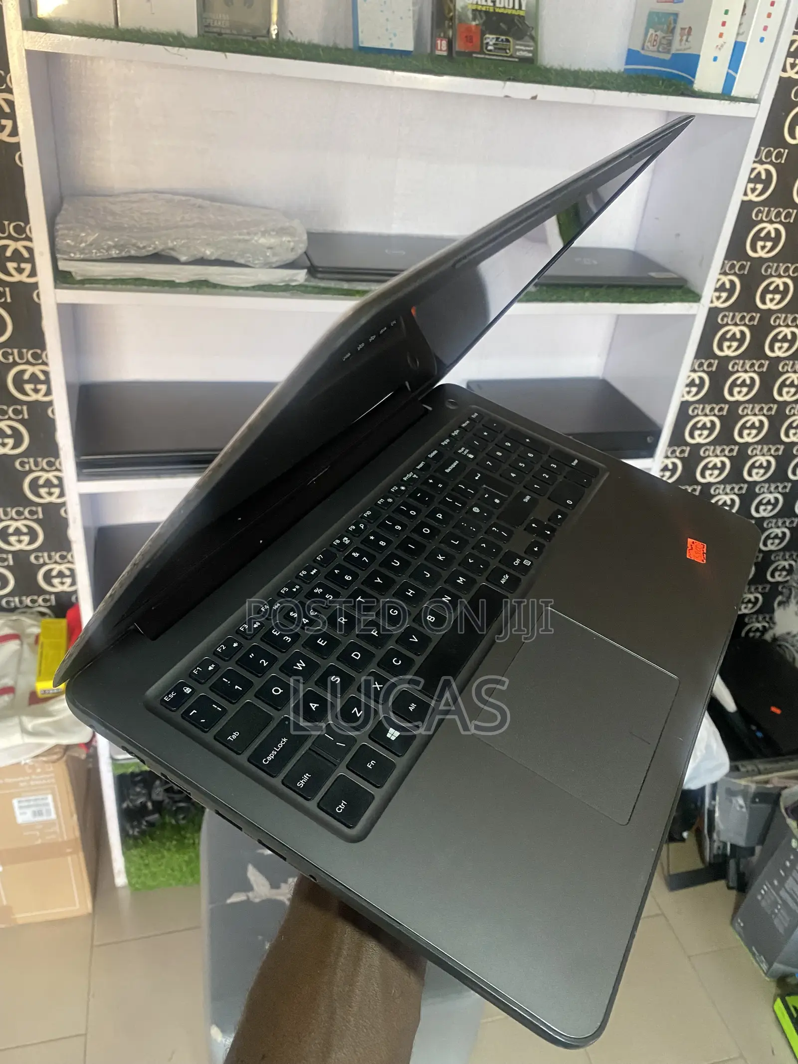 Laptop Dell Inspiron 15 5567 8GB Intel Core i5 SSD 256GB
