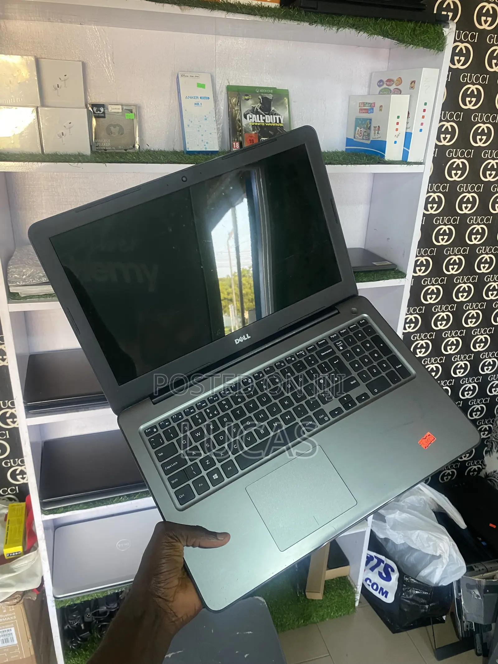 Laptop Dell Inspiron 15 5567 8GB Intel Core i5 SSD 256GB