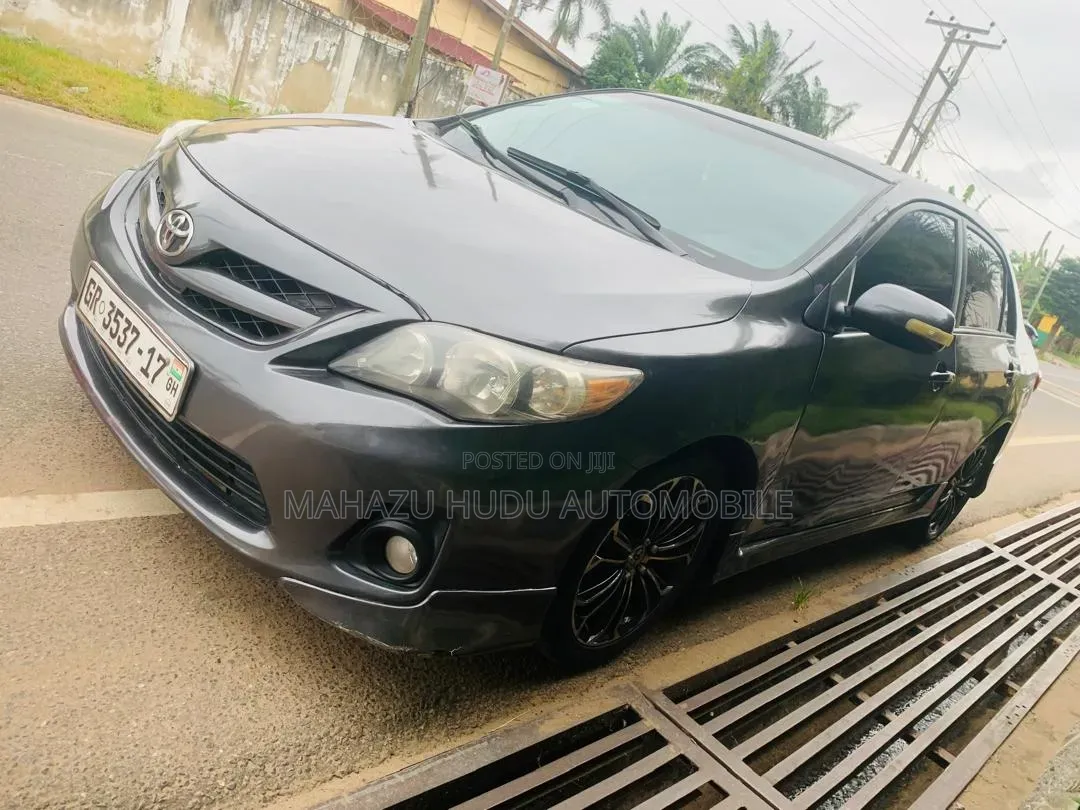 Toyota Corolla S 4dr Sedan (1.8L 4cyl 4A) 2013 Gray