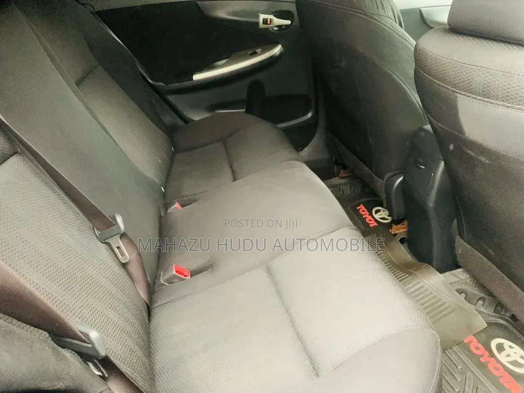 Toyota Corolla S 4dr Sedan (1.8L 4cyl 4A) 2013 Gray