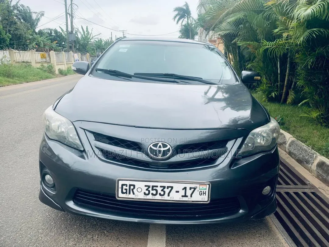 Toyota Corolla S 4dr Sedan (1.8L 4cyl 4A) 2013 Gray