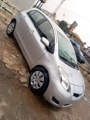 Toyota Yaris 2010 Gray