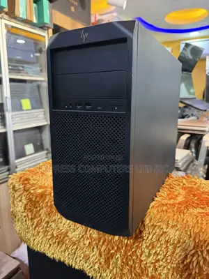 Desktop Computer HP Z2 G4 Tower 32GB Intel Core i7 SSD 512GB