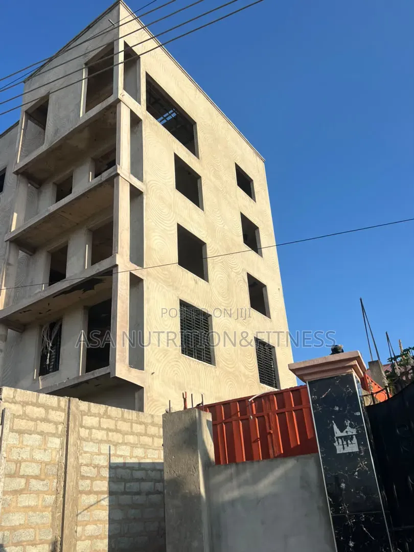 8bdrm Block of Flats in West Hills Mall Area for sale