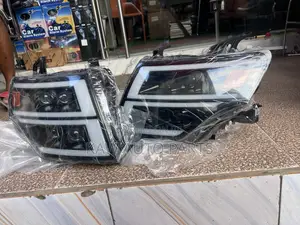 2014,2015,2016,2017,2018,2019 Headlight for Mitsubishi Pajero