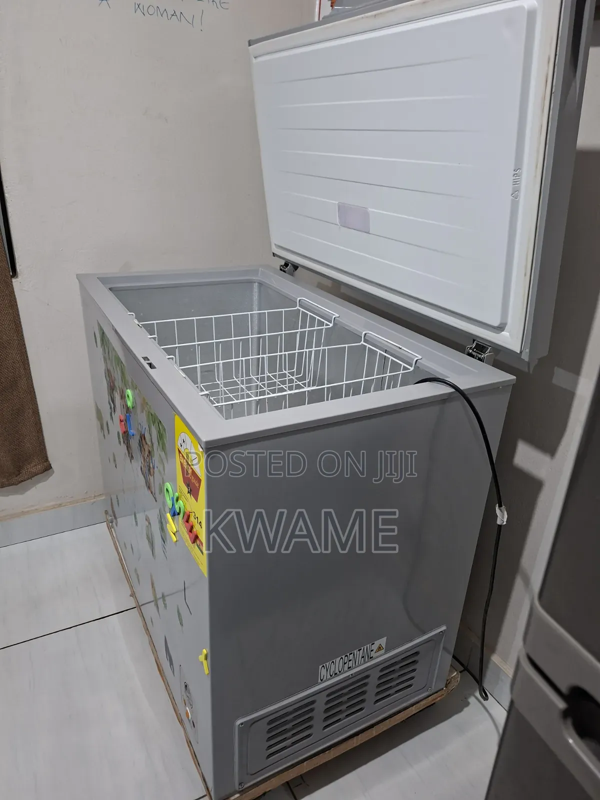 Chest Freezer (Hisense 330 LITRES)