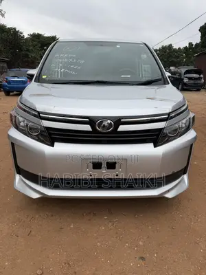 Toyota Voxy ZS 2WD 8-Seater 2014 Silver