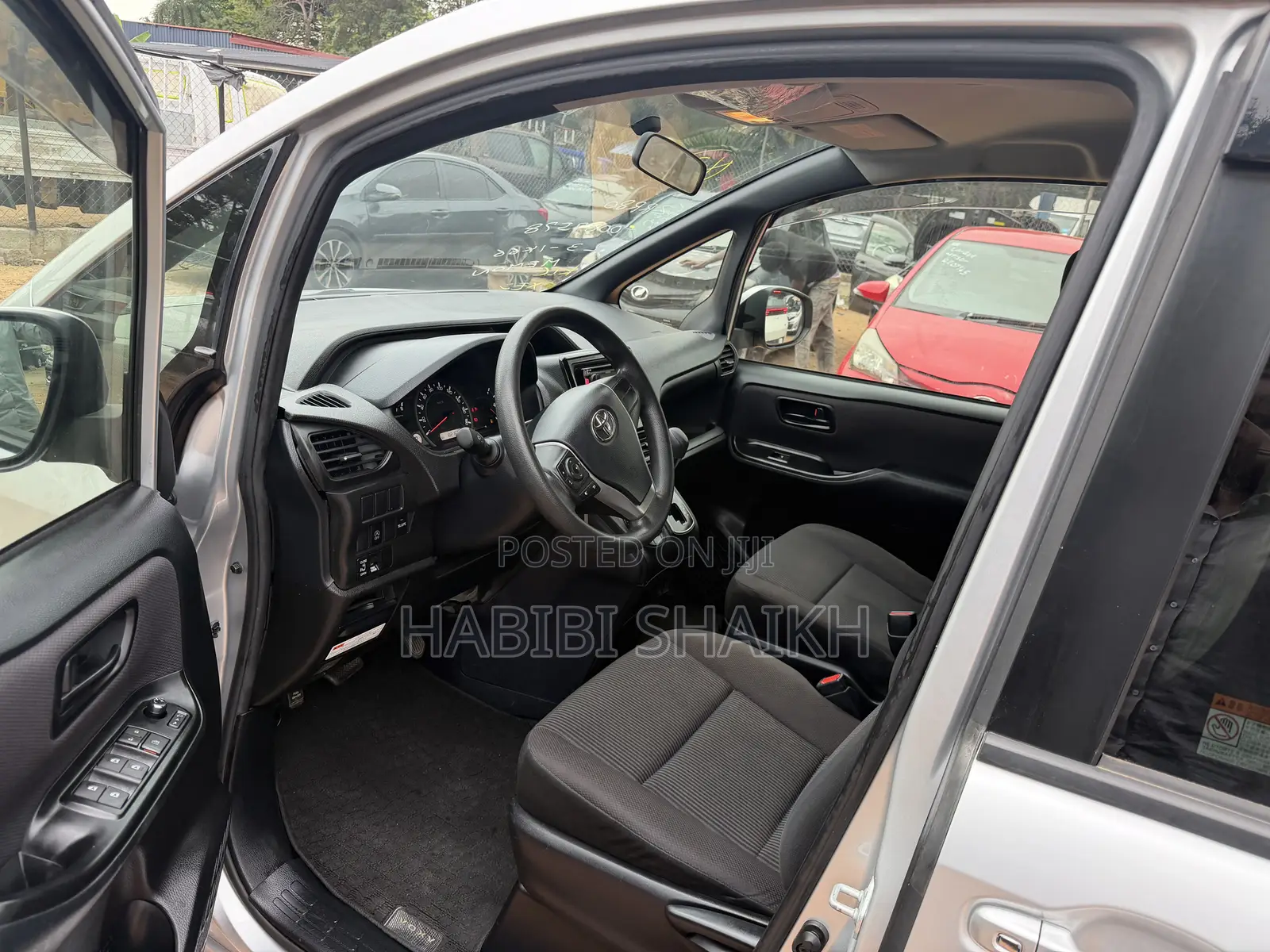 Toyota Voxy ZS 2WD 8-Seater 2014 Silver