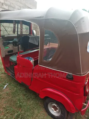 Bajaj RE 2025 Red