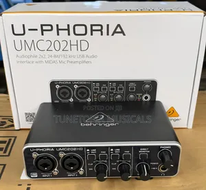 Behringer U-Phoria Umc202hd USB Audio Interface.
