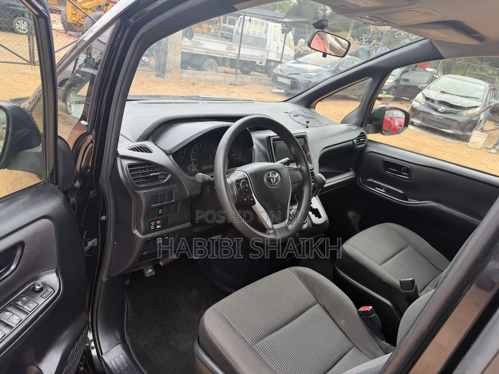 Toyota Voxy ZS 2WD 8-Seater 2014 Black
