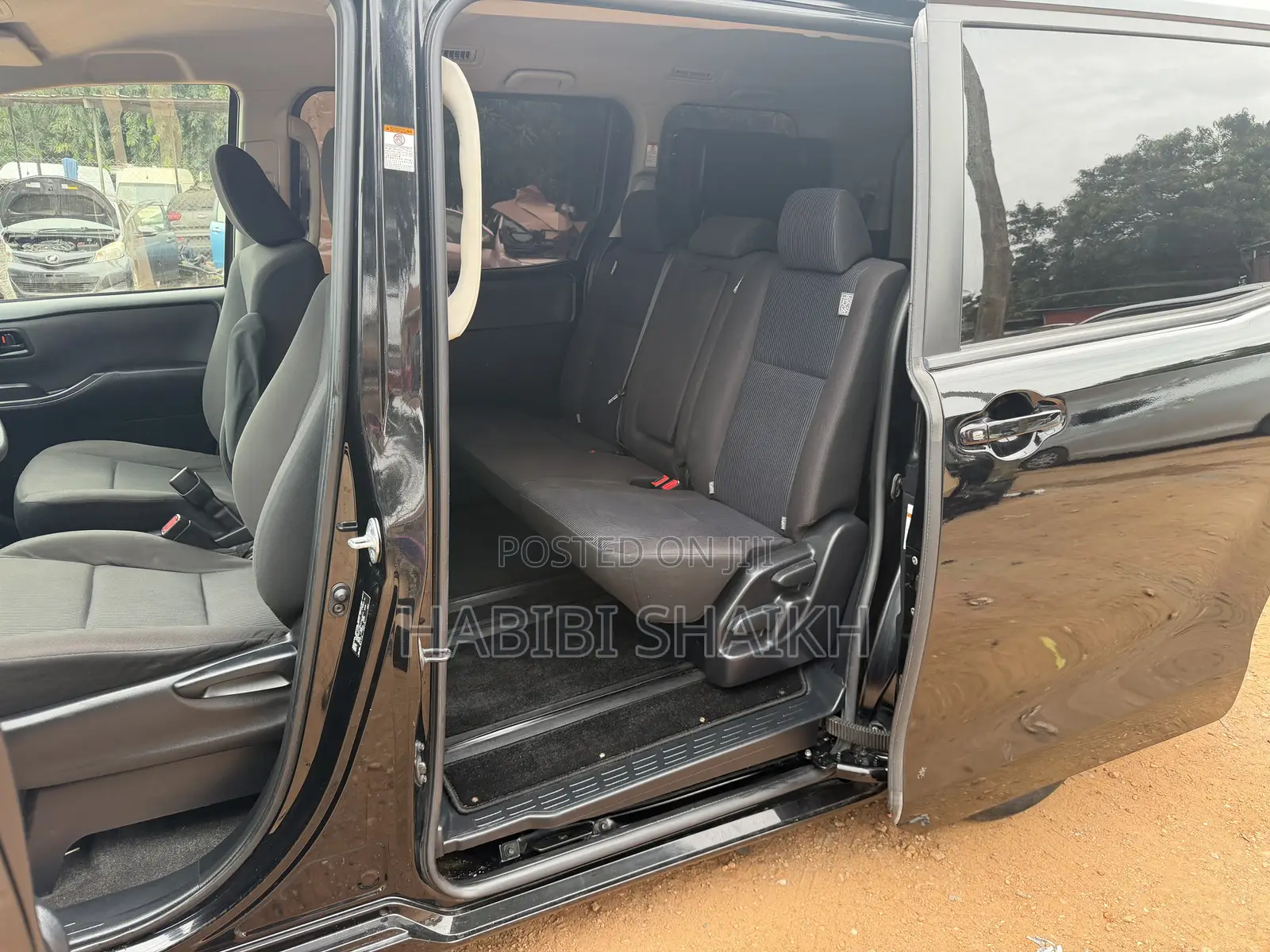 Toyota Voxy ZS 2WD 8-Seater 2014 Black