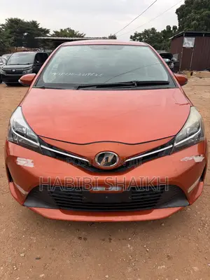 Toyota Vitz 1.3 FWD 5dr 2015 Orange