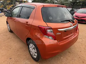 Toyota Vitz 1.3 FWD 5dr 2015 Orange