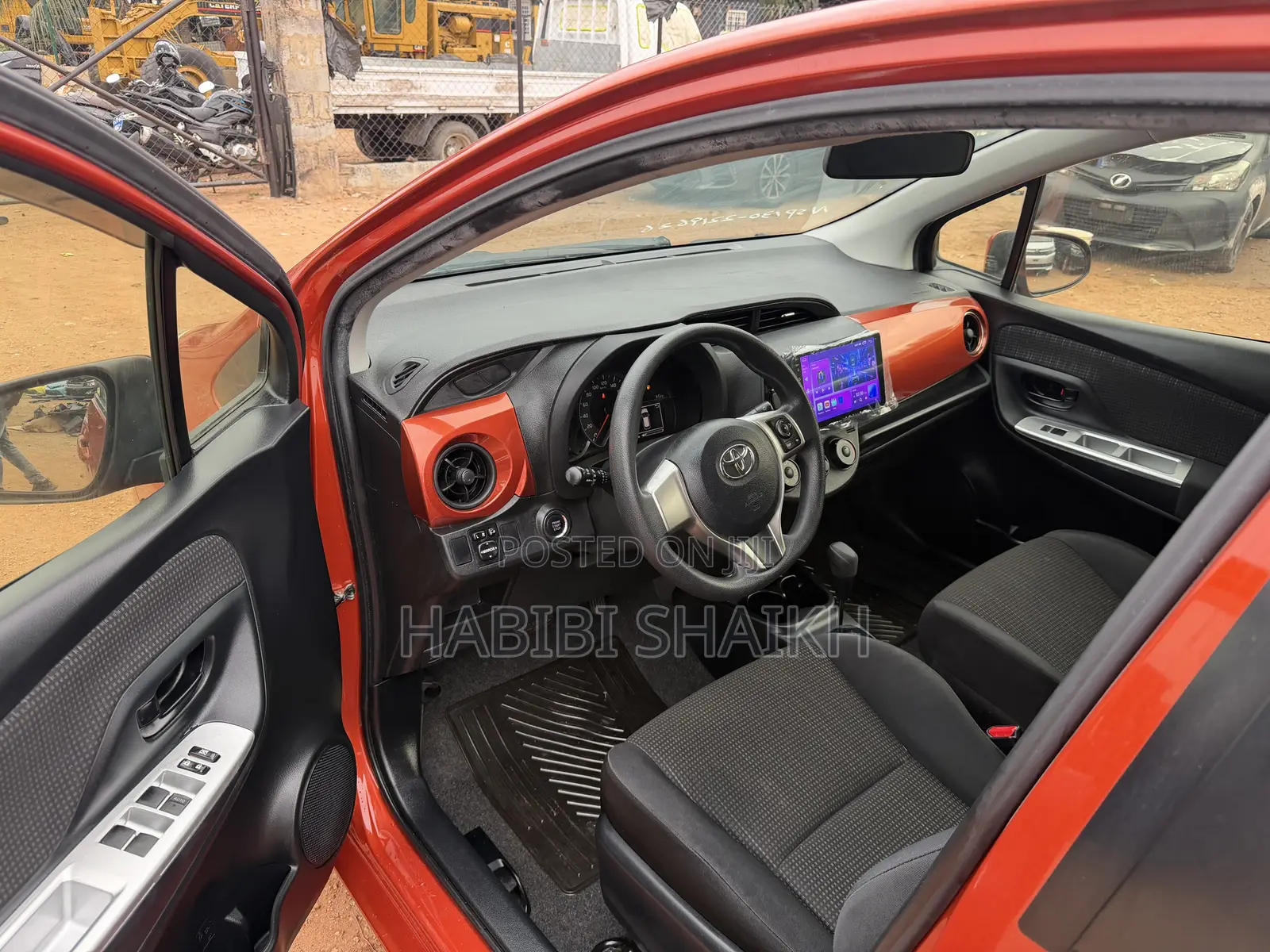 Toyota Vitz 1.3 FWD 5dr 2015 Orange