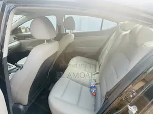 Hyundai Elantra Limited Sedan FWD (2.0L 4cyl 6A) 2017 Black