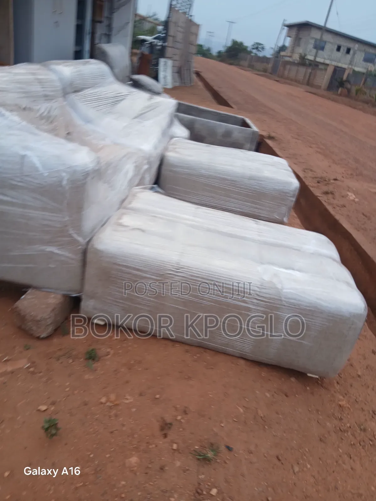 All Types of Sofa Set Up Man Is Available