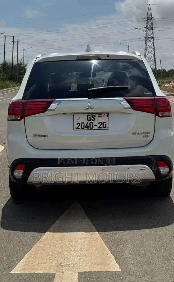 Mitsubishi Outlander SE FWD 2018 White