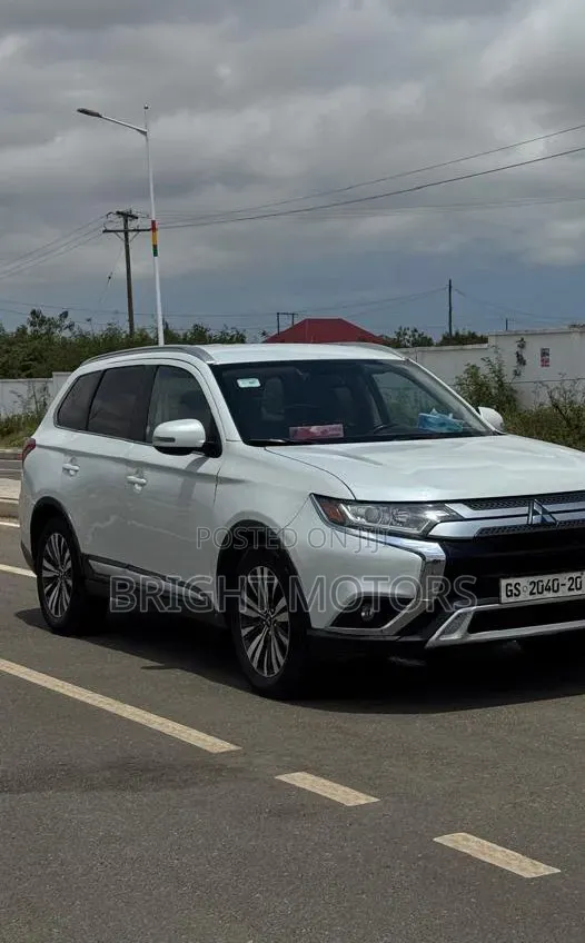 Mitsubishi Outlander SE FWD 2018 White