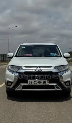Mitsubishi Outlander SE FWD 2018 White