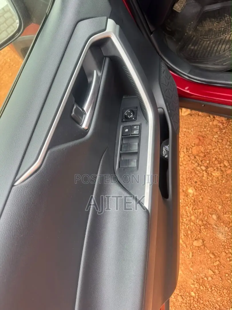 Toyota RAV4 2020 Red