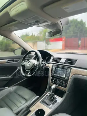 Volkswagen Passat 2.0T SE R-Line 2019 Black