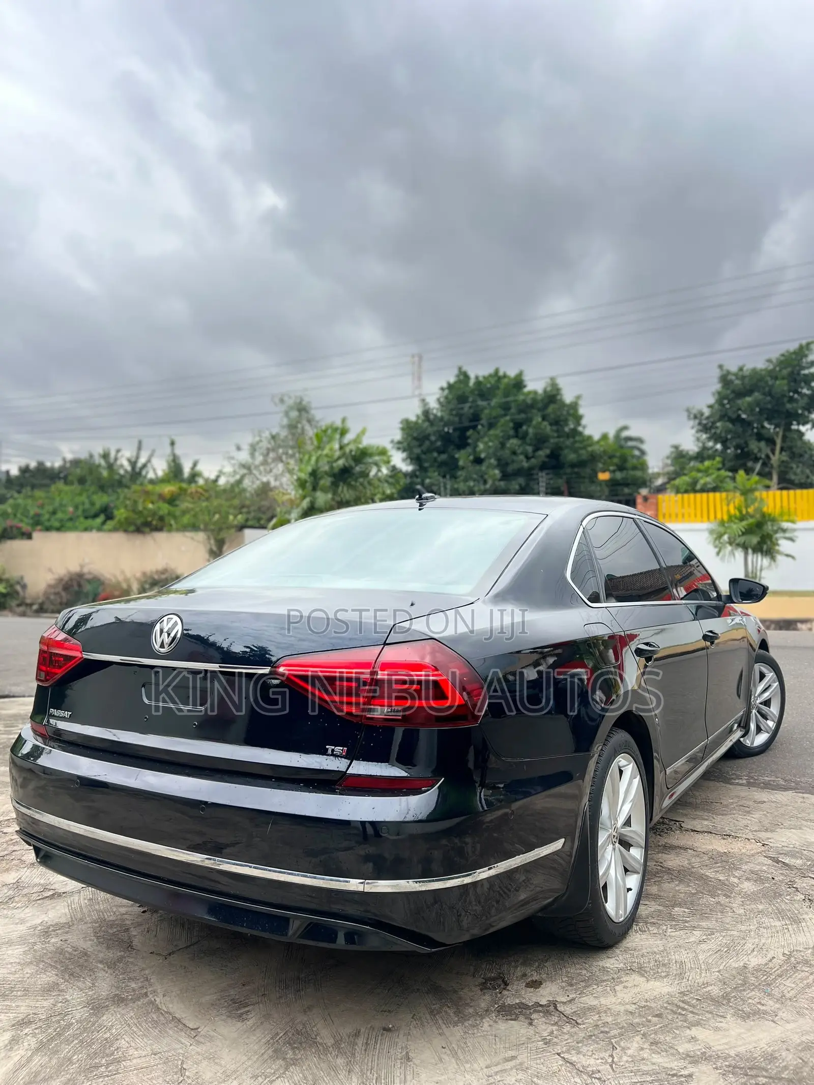 Volkswagen Passat 2.0T SE R-Line 2019 Black