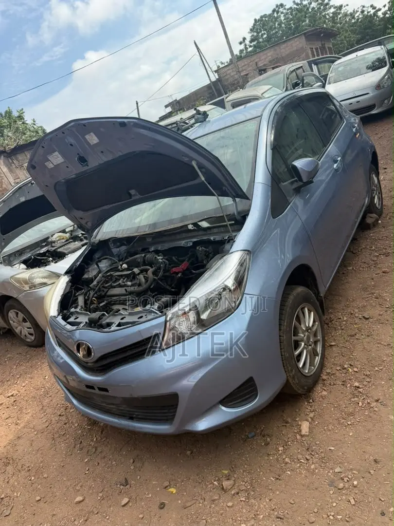 Toyota Vitz 2012 Gray