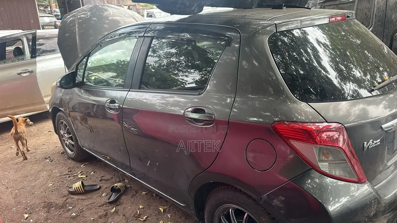 Toyota Vitz 2012 Gray
