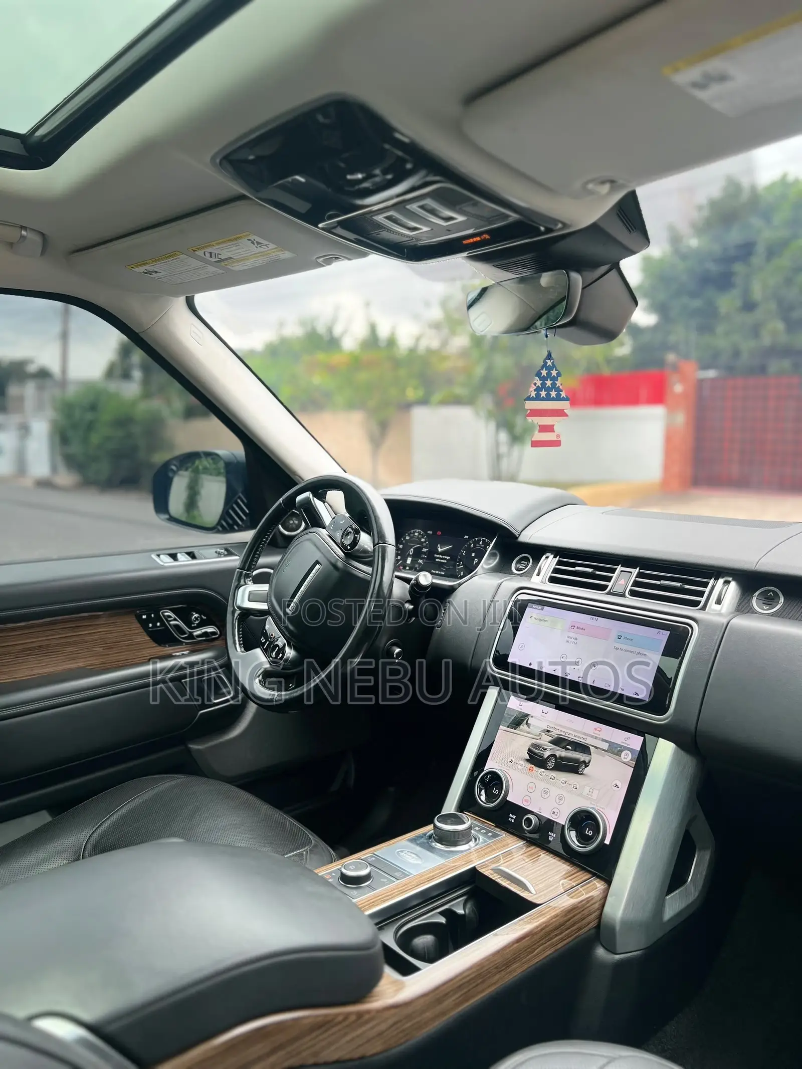Land Rover Range Rover Vogue 2022 Black