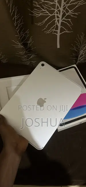 New Apple iPad (2025) 128 GB Silver