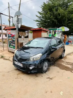 Toyota Vitz 1.3 FWD 5dr 2012 Black
