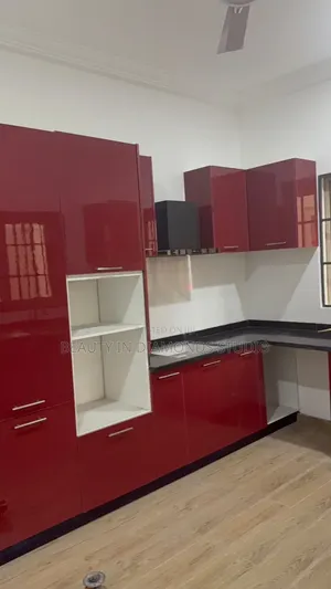 3bdrm Apartment in Trade Fair, Labadi for rent