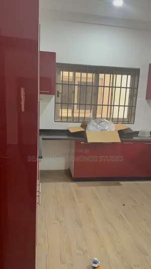 3bdrm Apartment in Trade Fair, Labadi for rent