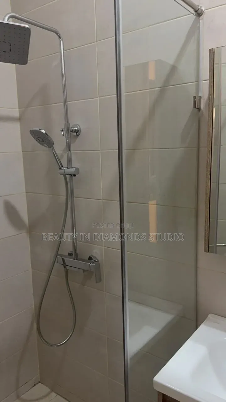 3bdrm Apartment in Trade Fair, Labadi for rent