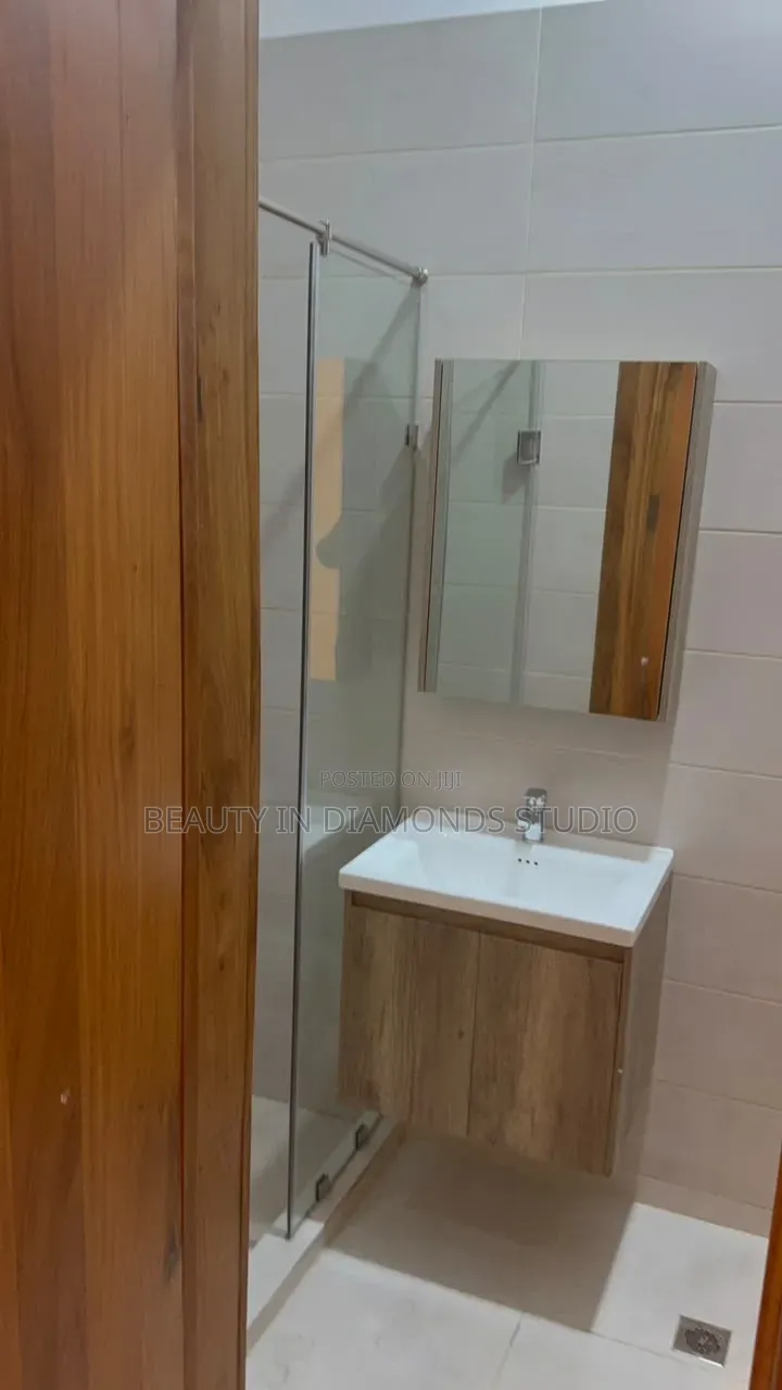 3bdrm Apartment in Trade Fair, Labadi for rent